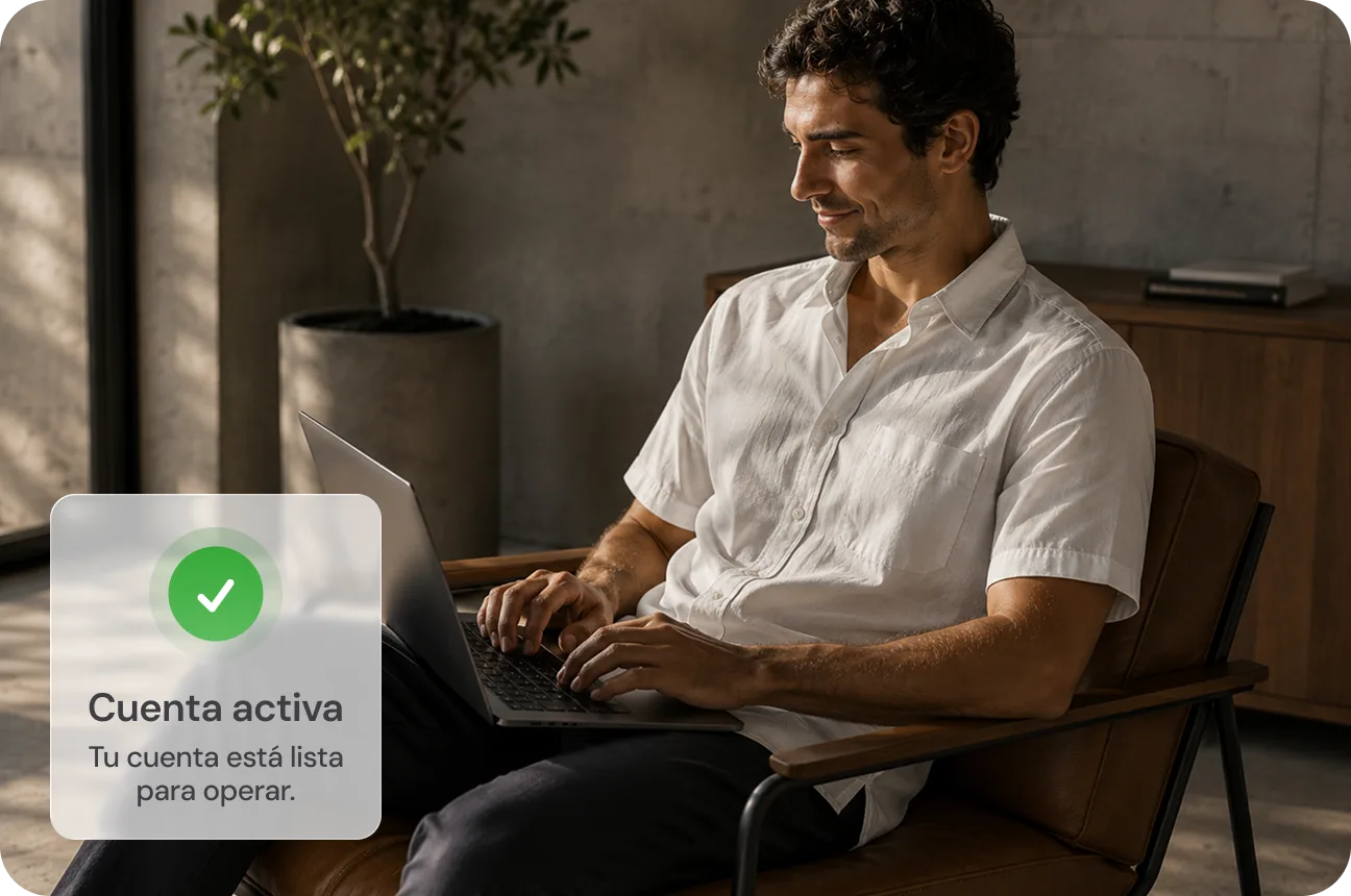 Hombre abriendo su cuenta de albo empresa